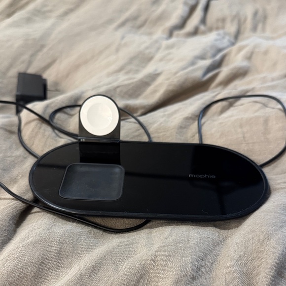 Mophie Dual Black Charging Station - Picture 1 of 1